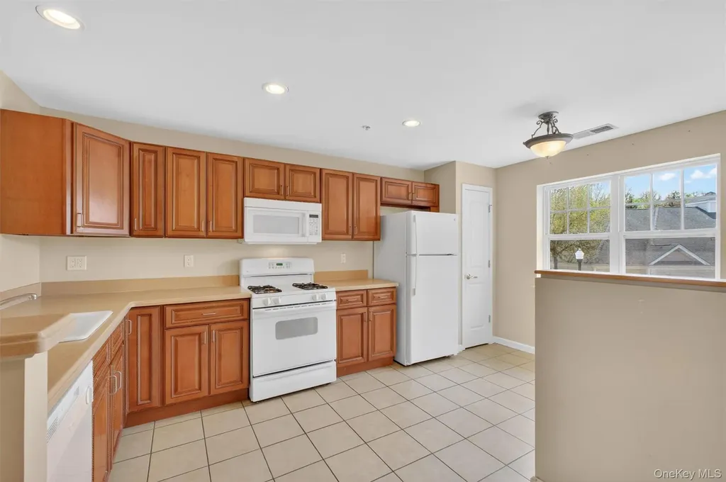 422 Highridge Court Peekskill NY 10566