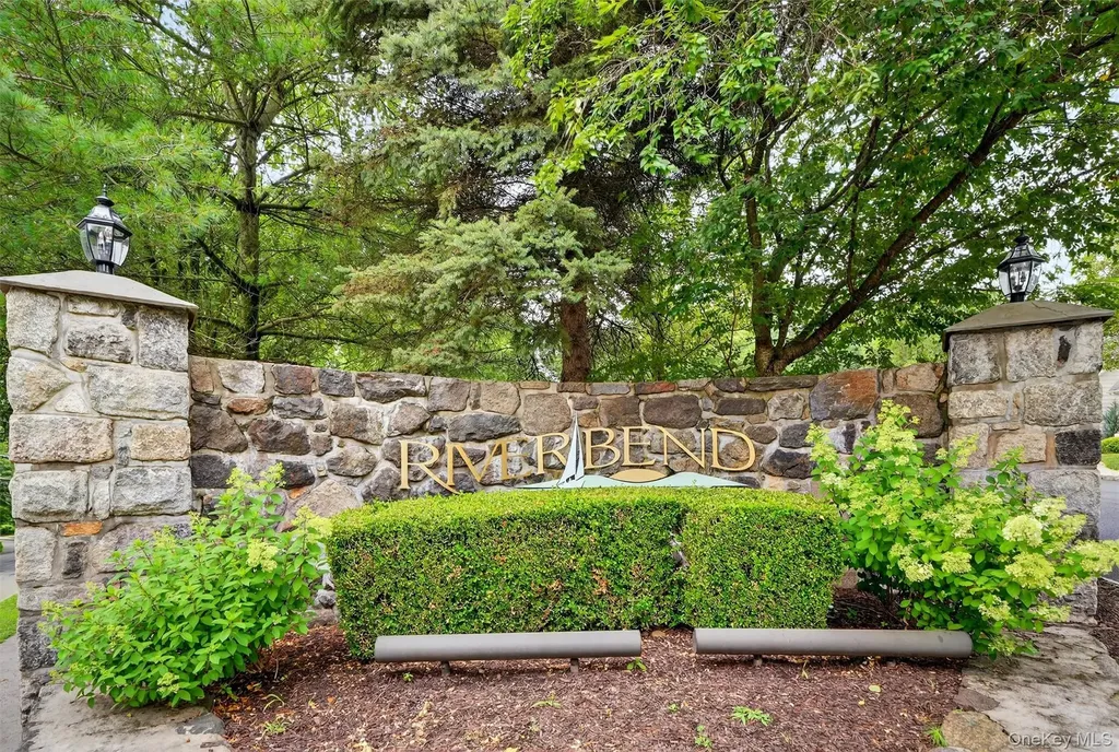 422 Highridge Court Peekskill NY 10566