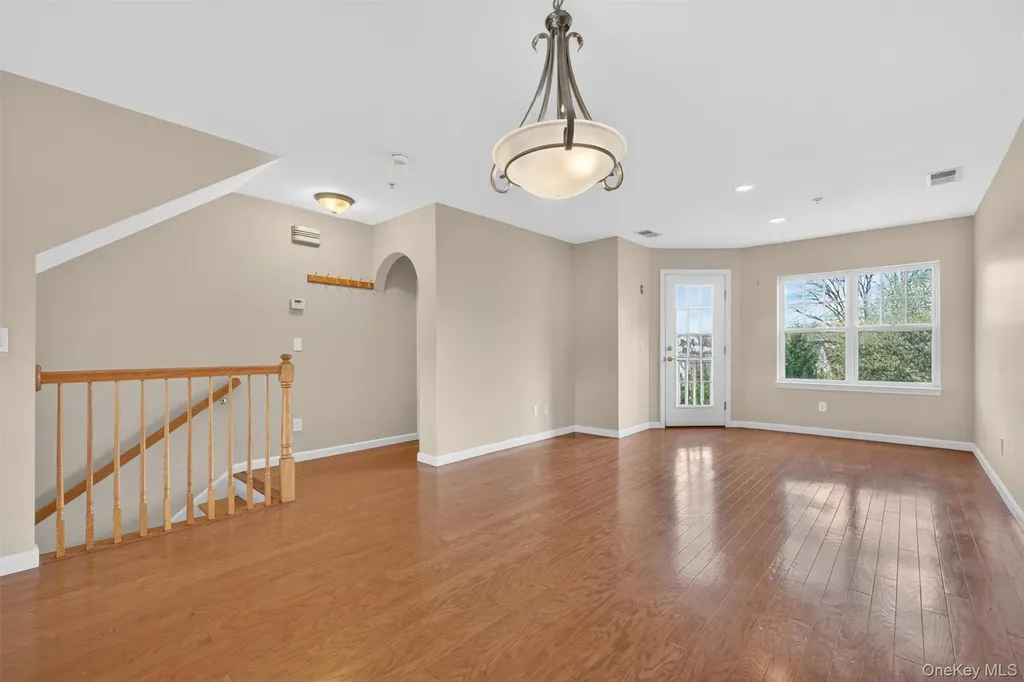 422 Highridge Court Peekskill NY 10566