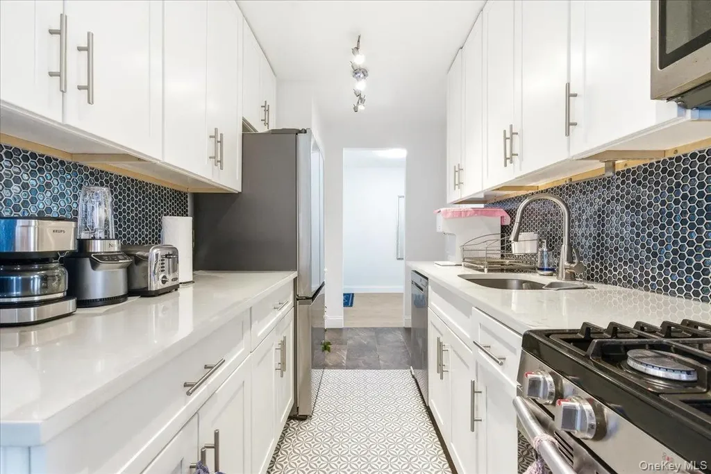 100-11 67th Road Forest Hills NY 11375