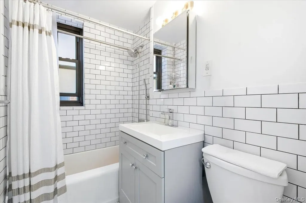 100-11 67th Road Forest Hills NY 11375
