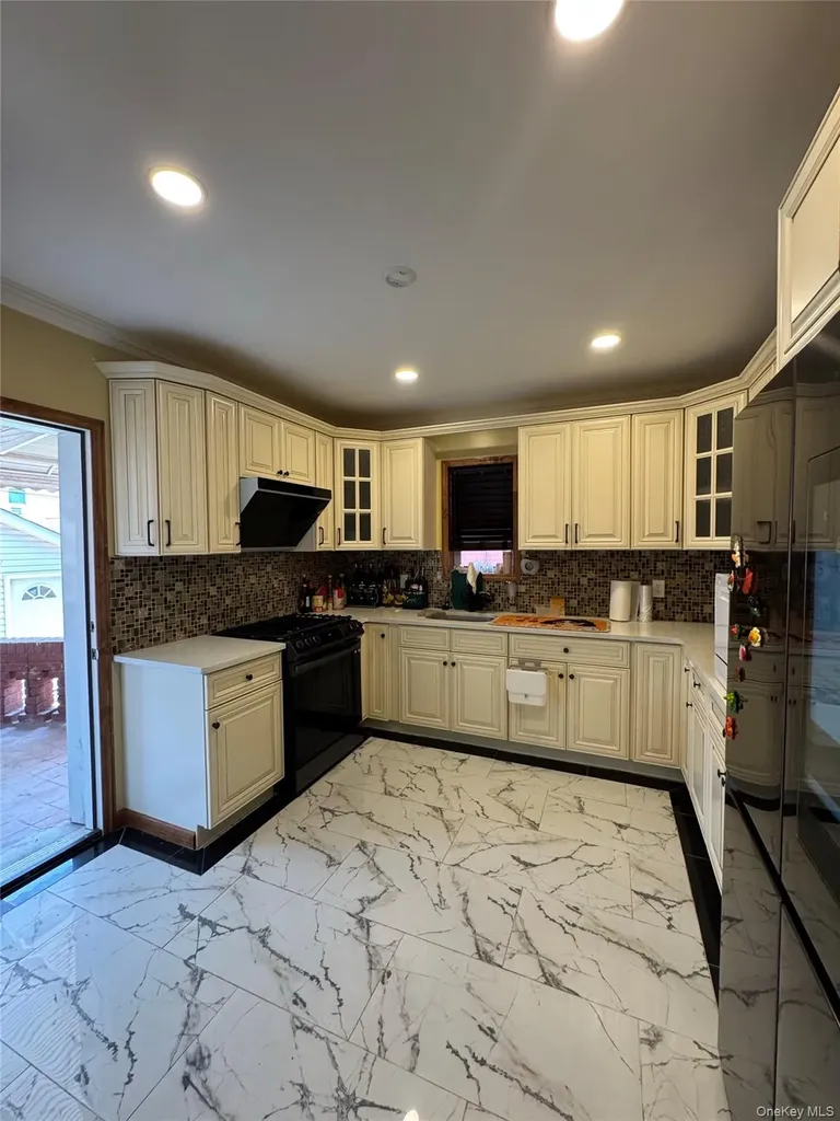 2027 E 35th Street Brooklyn NY 11234