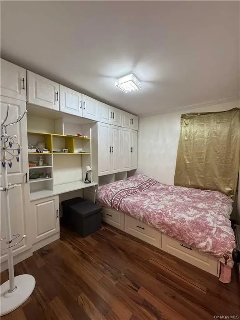 2027 E 35th Street Brooklyn NY 11234