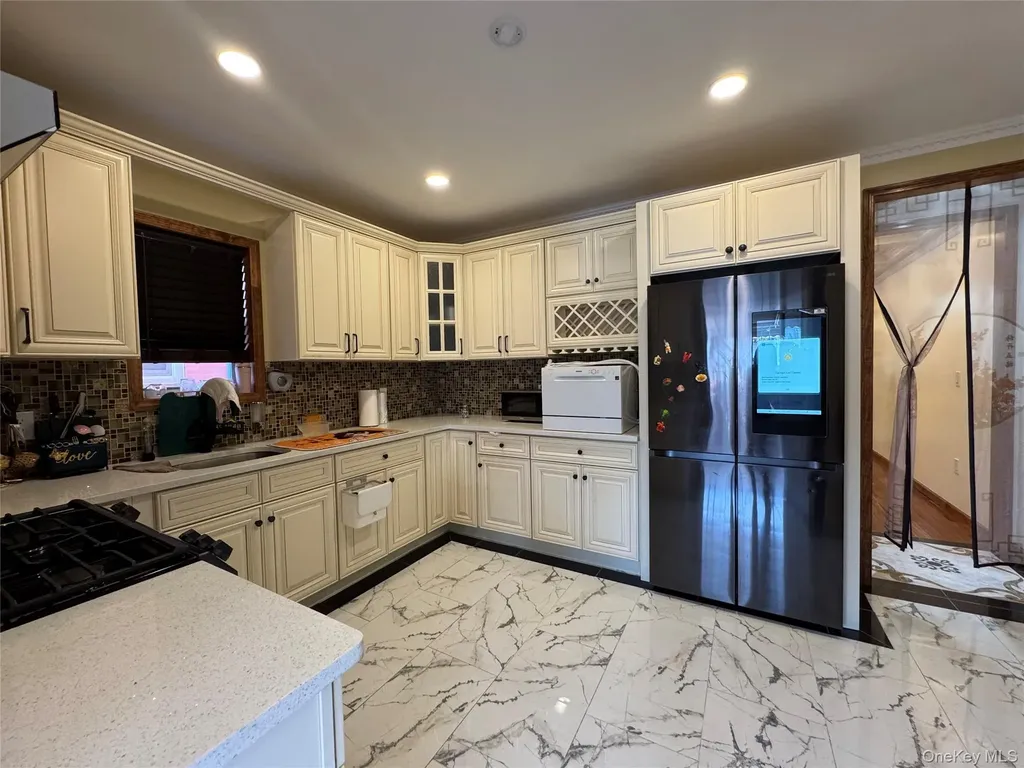 2027 E 35th Street Brooklyn NY 11234