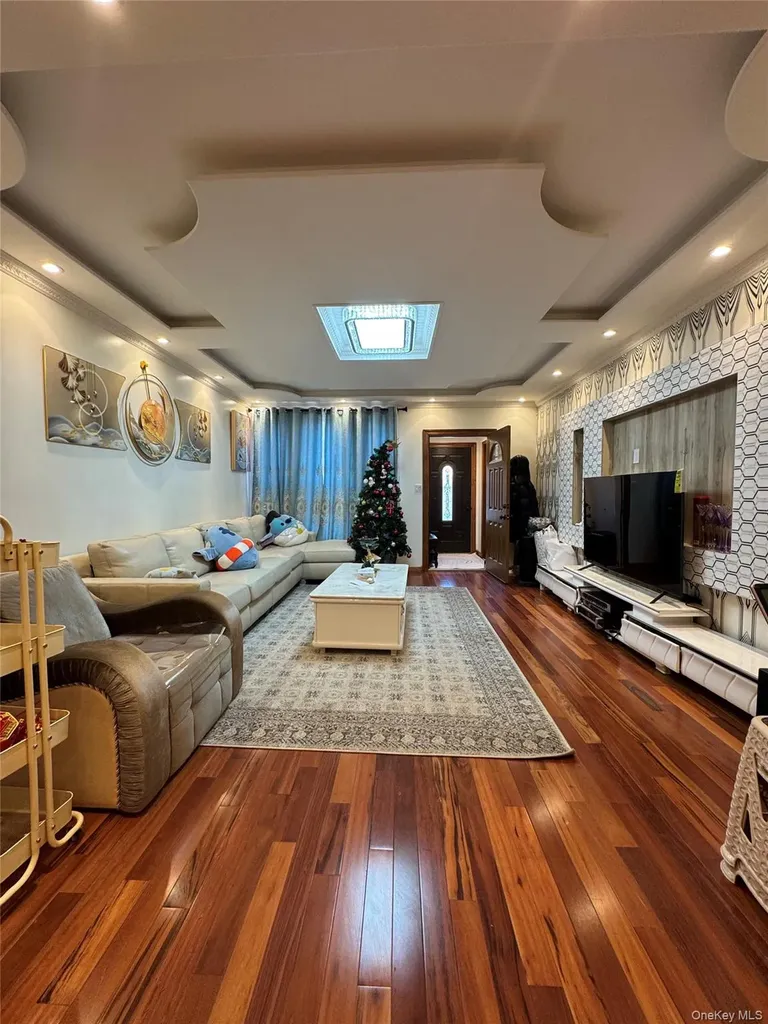 2027 E 35th Street Brooklyn NY 11234