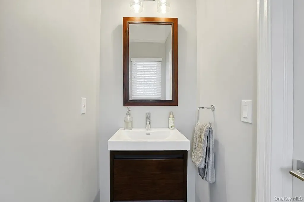 1502 Regent Drive Mount Kisco NY 10549