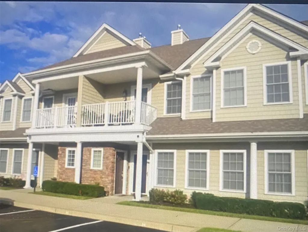 12 Della Drive West Babylon NY 11704