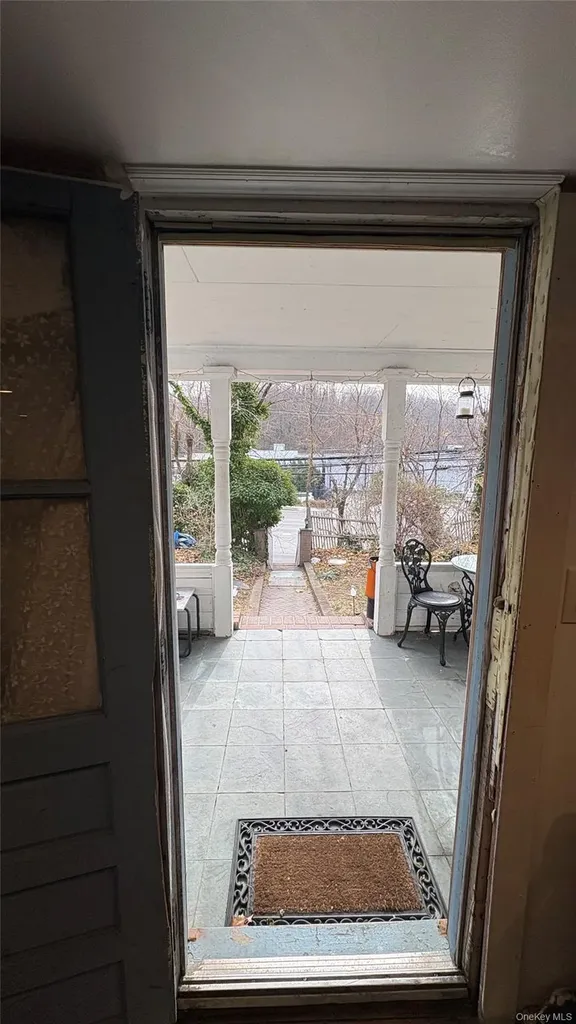 1673 Northern Boulevard Roslyn NY 11576