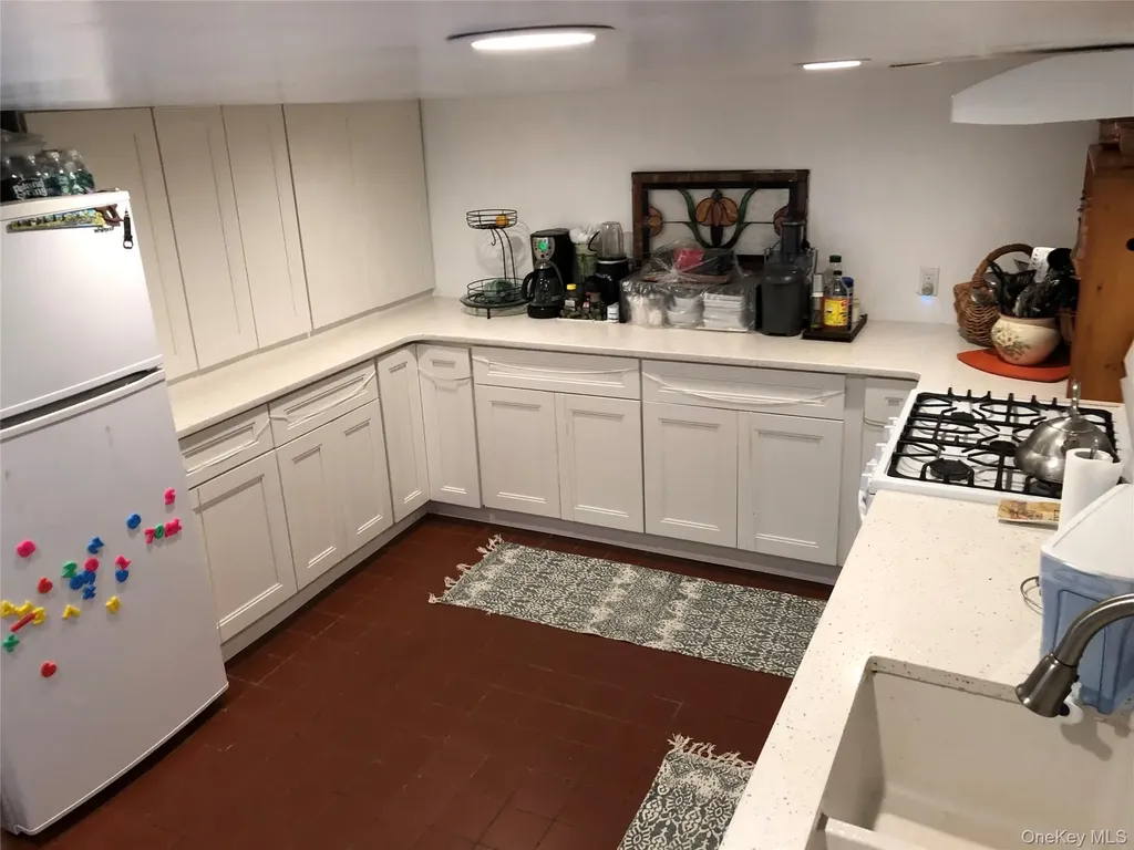 1673 Northern Boulevard Roslyn NY 11576