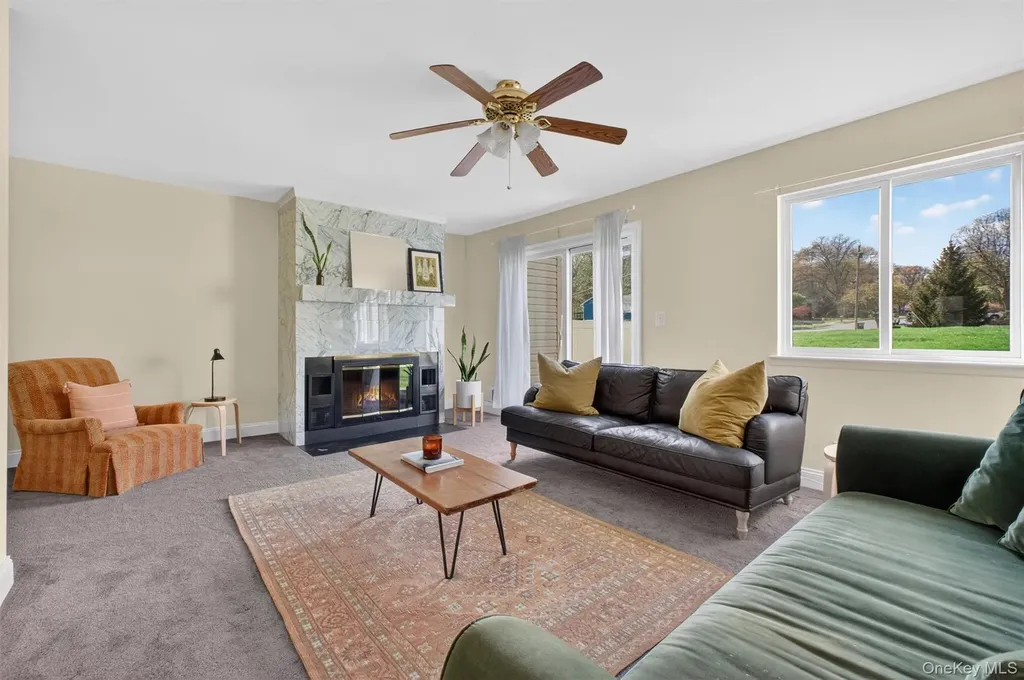 11 Squires Gate Poughkeepsie NY 12603
