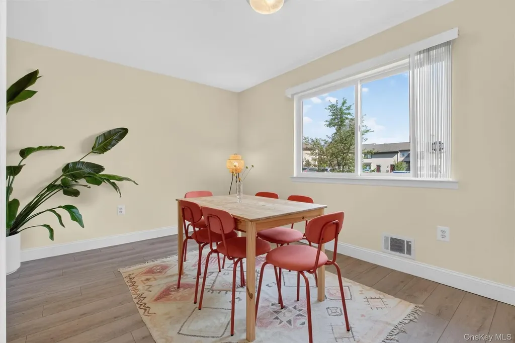 11 Squires Gate Poughkeepsie NY 12603