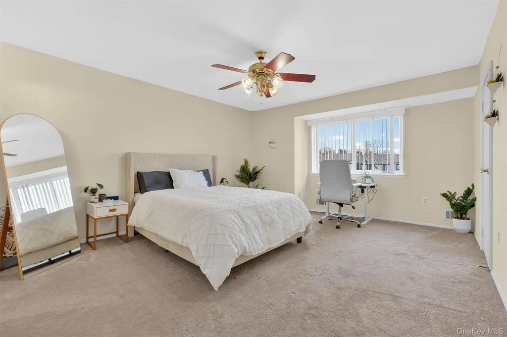 11 Squires Gate Poughkeepsie NY 12603