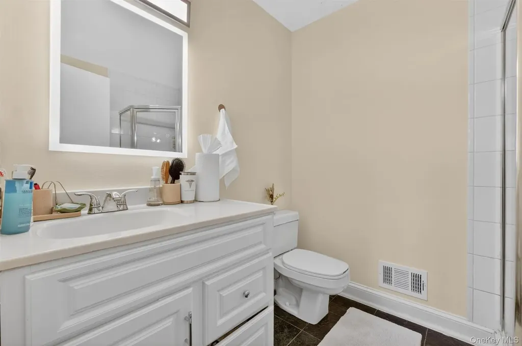 11 Squires Gate Poughkeepsie NY 12603