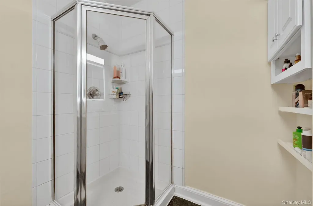 11 Squires Gate Poughkeepsie NY 12603