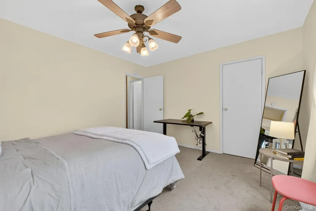 11 Squires Gate Poughkeepsie NY 12603