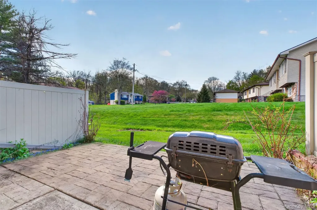 11 Squires Gate Poughkeepsie NY 12603