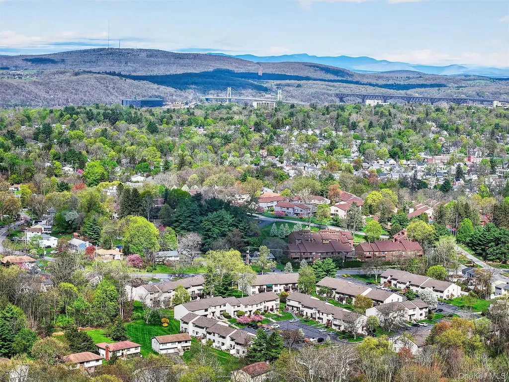 11 Squires Gate Poughkeepsie NY 12603
