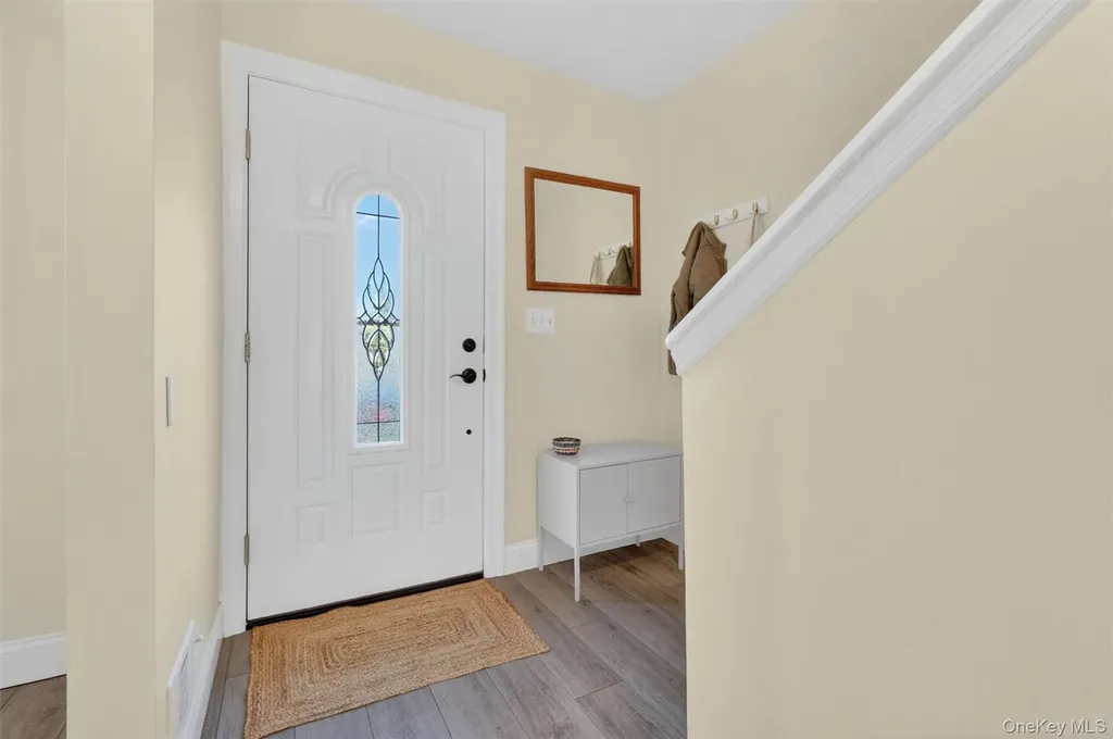 11 Squires Gate Poughkeepsie NY 12603