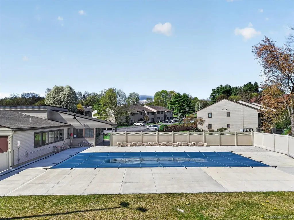 11 Squires Gate Poughkeepsie NY 12603
