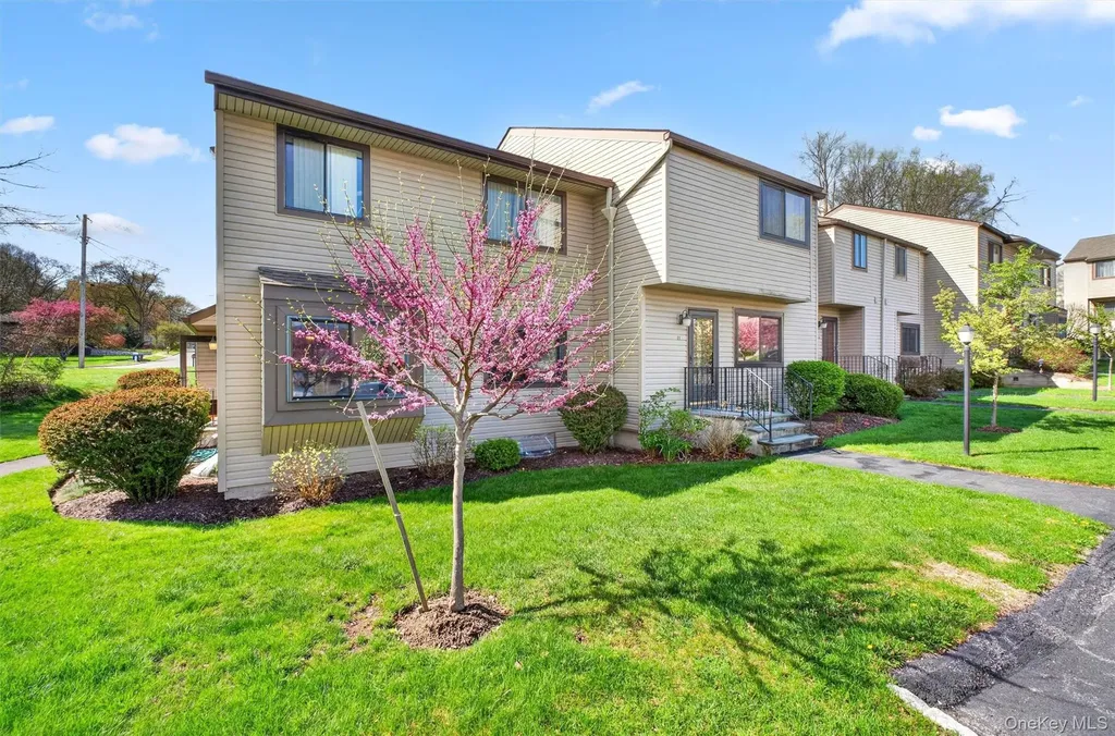 11 Squires Gate Poughkeepsie NY 12603