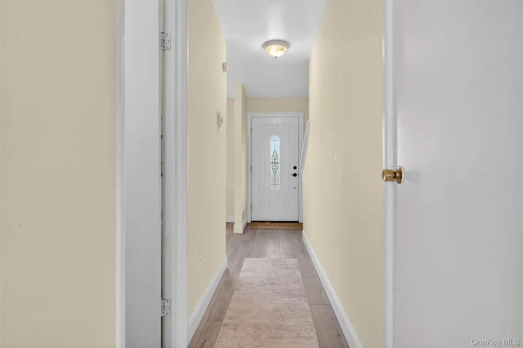 11 Squires Gate Poughkeepsie NY 12603