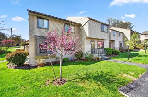 11 Squires Gate Poughkeepsie NY 12603