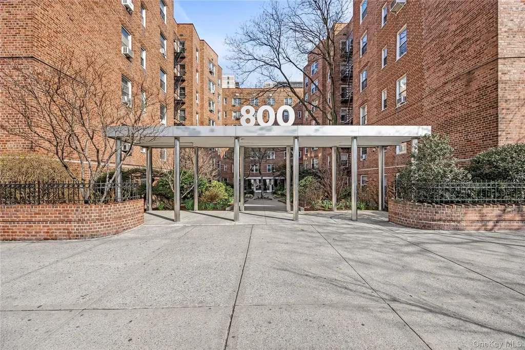 800 Grand Bronx NY 10451