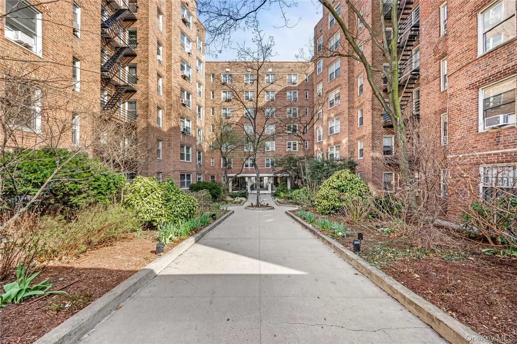 800 Grand Bronx NY 10451