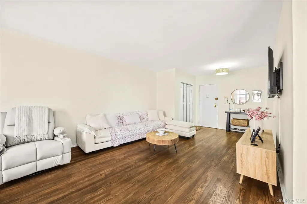 800 Grand Bronx NY 10451