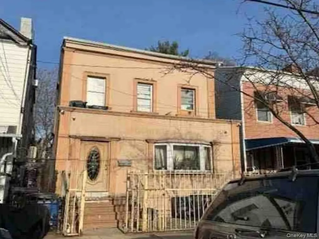 239 Warwick Street Brooklyn NY 11207