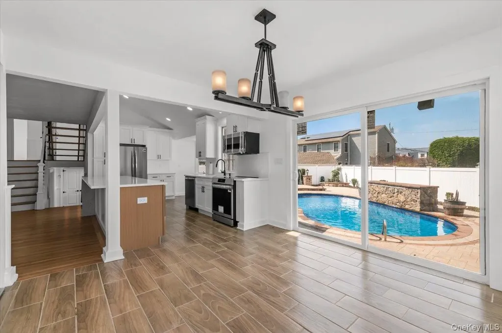 7 Waterview Avenue Massapequa NY 11758