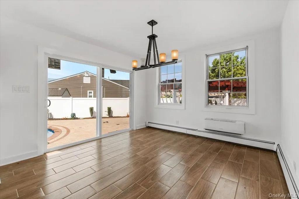 7 Waterview Avenue Massapequa NY 11758