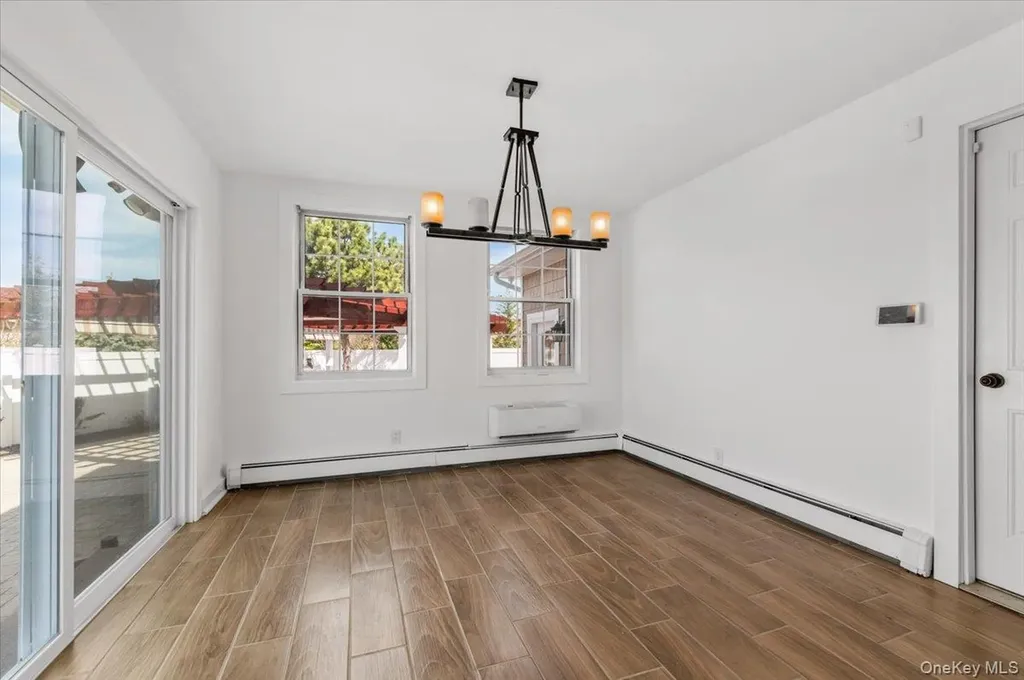 7 Waterview Avenue Massapequa NY 11758