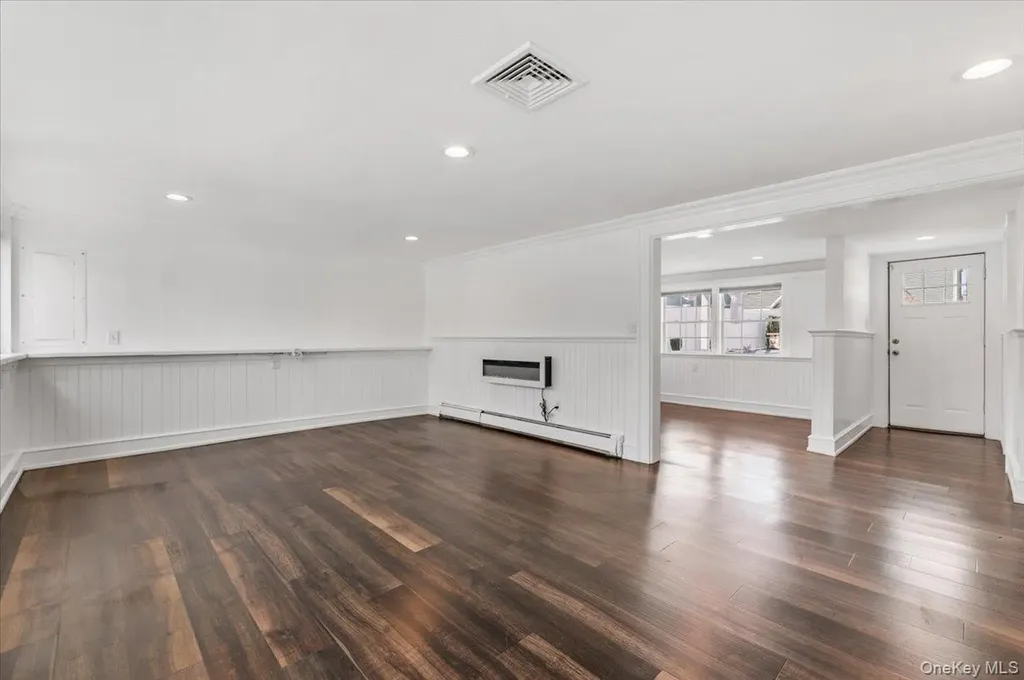 7 Waterview Avenue Massapequa NY 11758