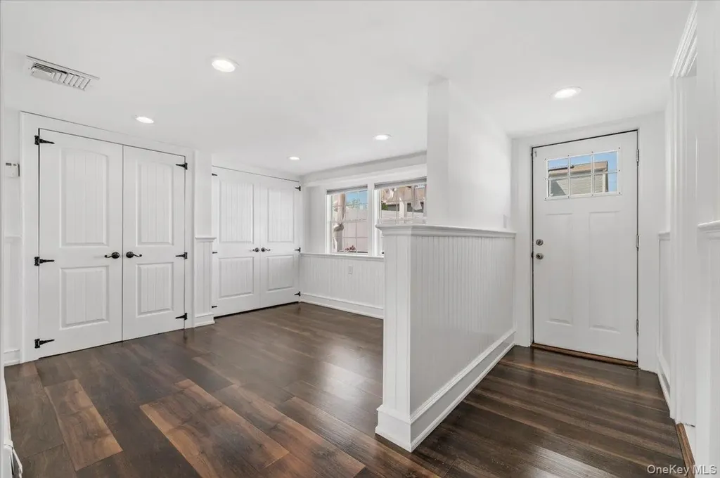 7 Waterview Avenue Massapequa NY 11758