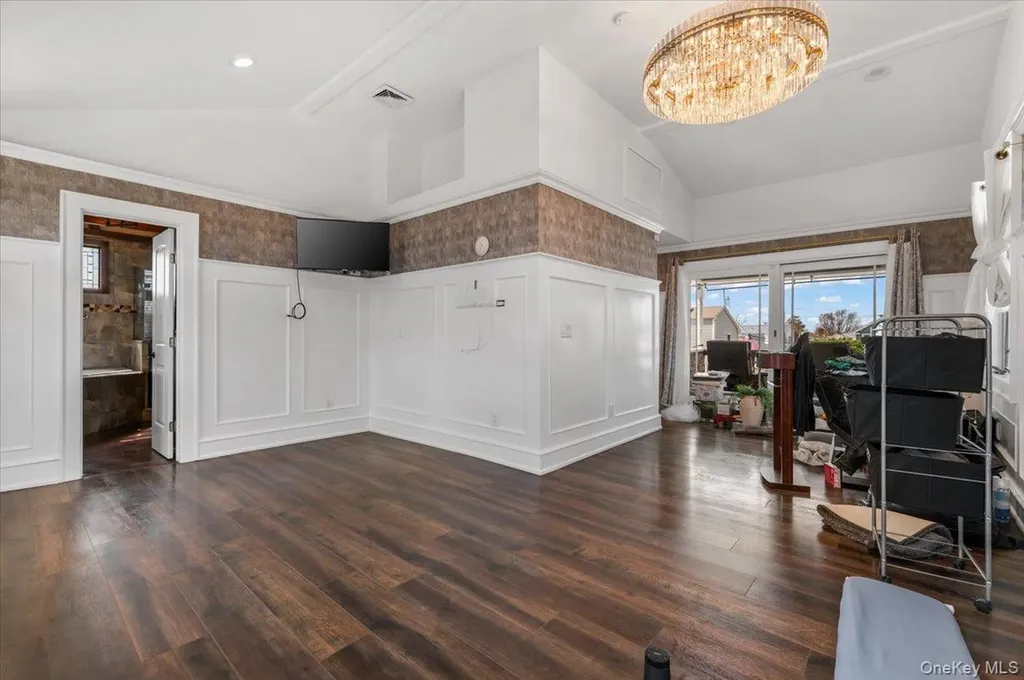 7 Waterview Avenue Massapequa NY 11758