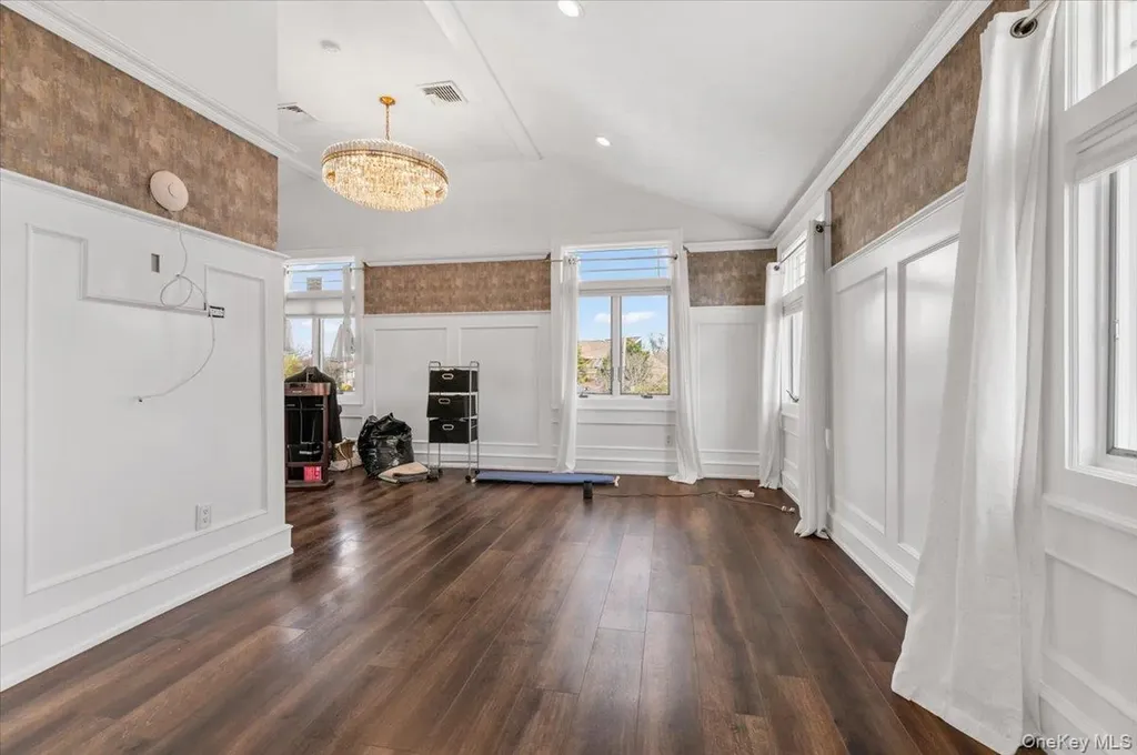 7 Waterview Avenue Massapequa NY 11758