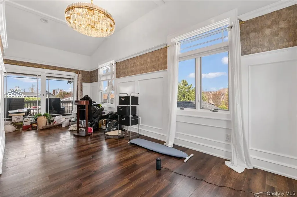 7 Waterview Avenue Massapequa NY 11758