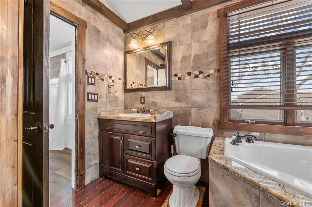 7 Waterview Avenue Massapequa NY 11758