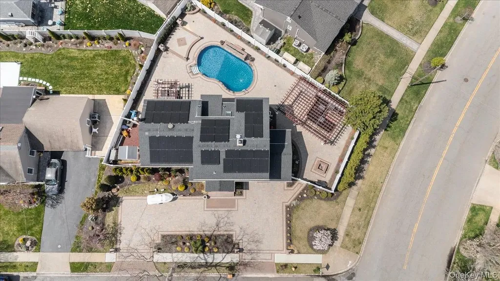 7 Waterview Avenue Massapequa NY 11758