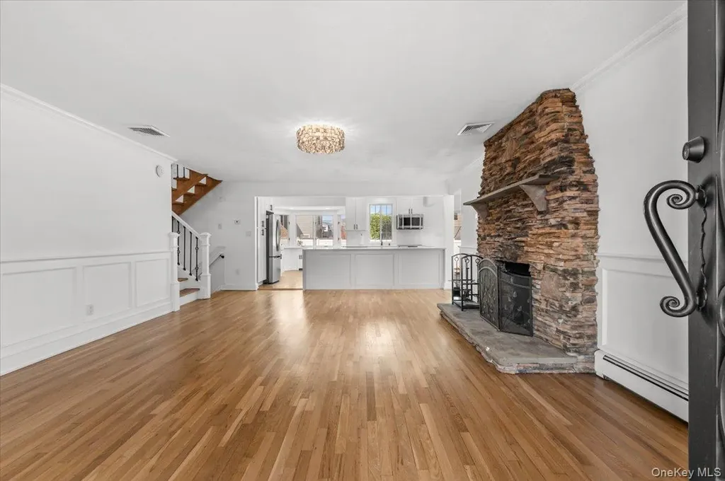 7 Waterview Avenue Massapequa NY 11758