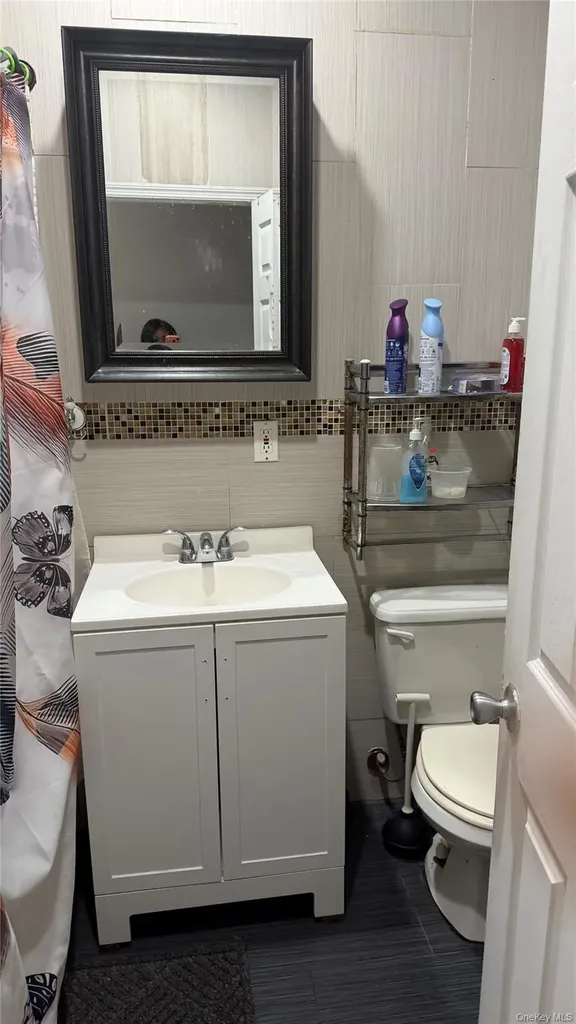 4372 Carpenter Avenue Bronx NY 10466