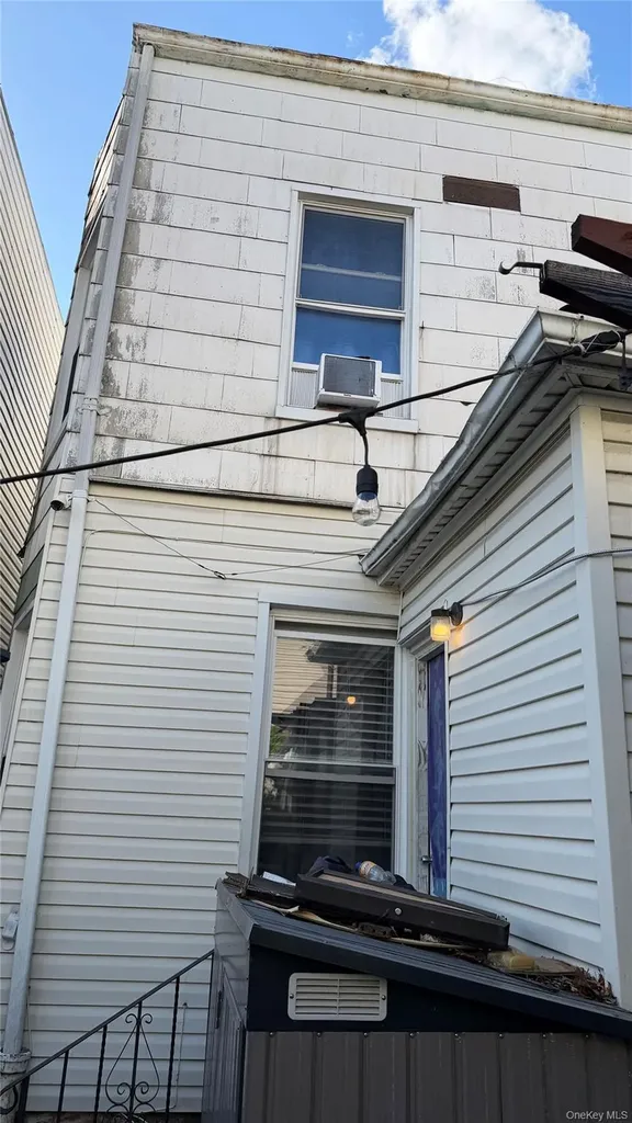 4372 Carpenter Avenue Bronx NY 10466