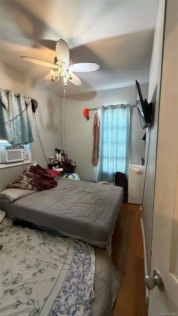4372 Carpenter Avenue Bronx NY 10466