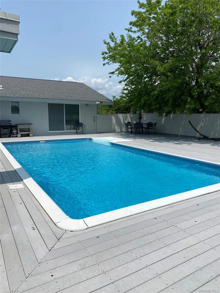 22 Meadow Lane Westhampton Beach NY 11978
