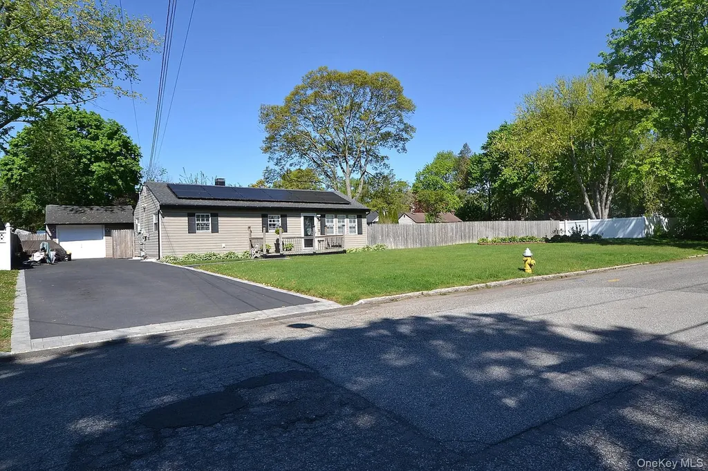 1616 Baldwin Boulevard Bay Shore NY 11706