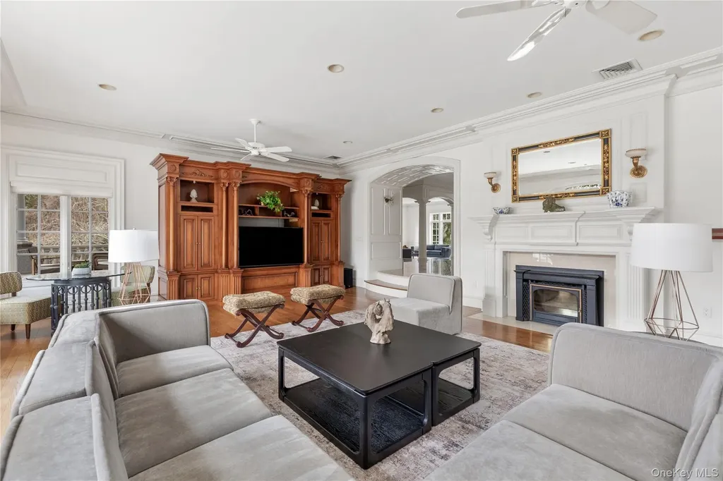 38 Ormond Park Road Brookville NY 11545