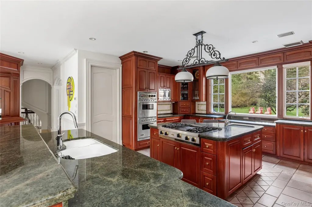 38 Ormond Park Road Brookville NY 11545