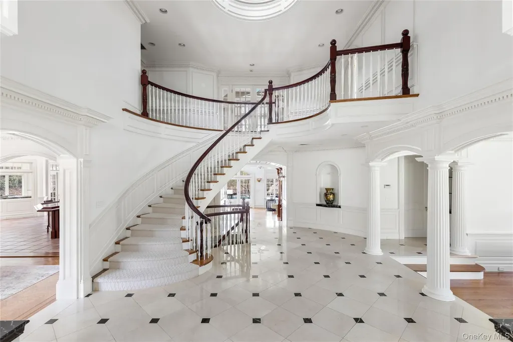 38 Ormond Park Road Brookville NY 11545