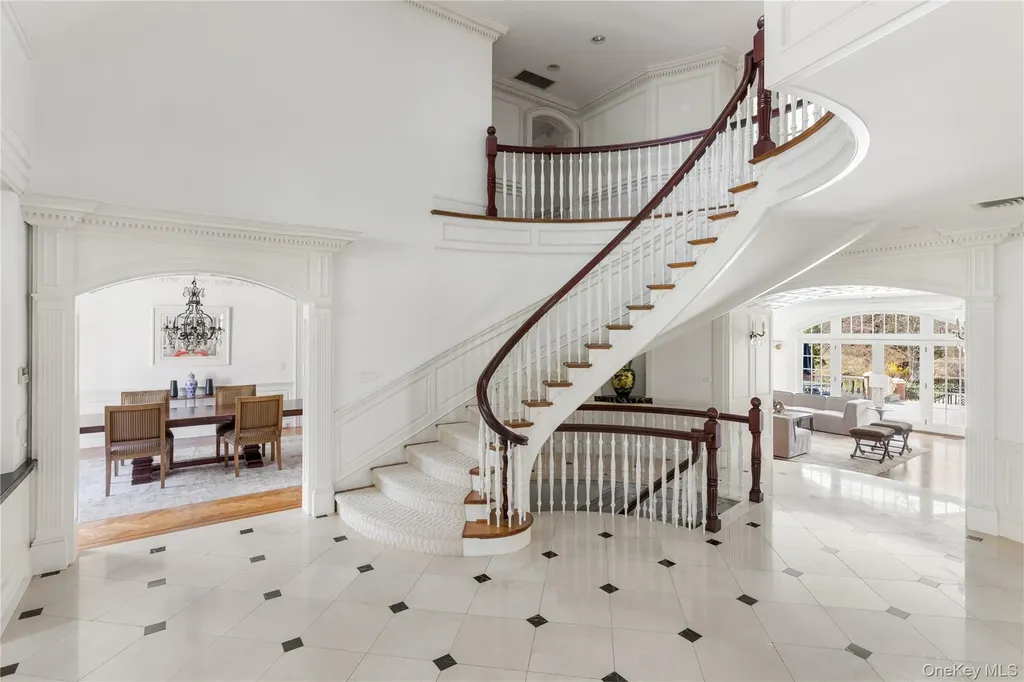 38 Ormond Park Road Brookville NY 11545